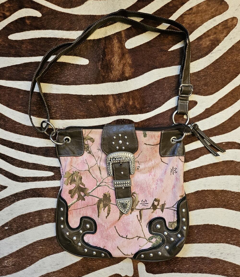 Vintage Y2K Realtree Pink Camo Western Shoulder Bag Studded Buckle Purse